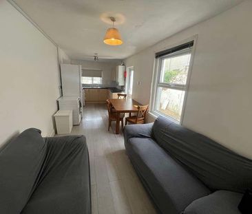 Milton Road, SO15 - Photo 4