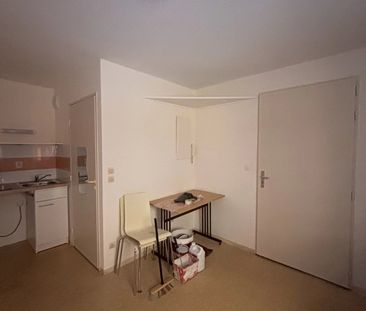 Location Appartement 1 pièce 18m² NIMES 30000 - Photo 1