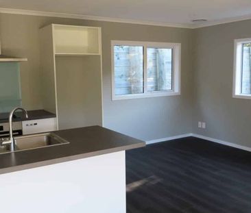 WAINUIOMATA LIVING! - Photo 4