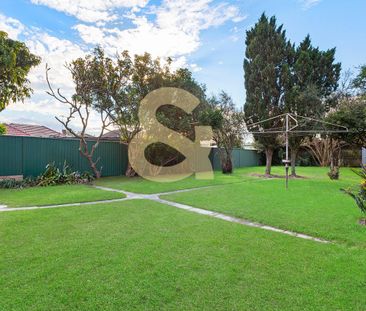 Character Bungalow with Huge Yard, Perfect Maroubra Location - Photo 5
