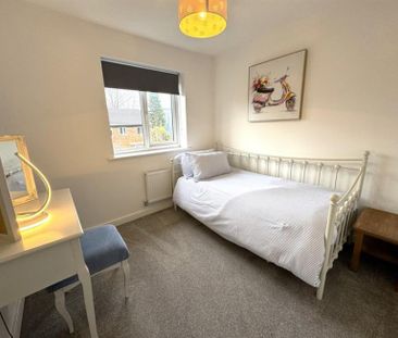 3 Bedroom Semi Detached To Let - Photo 2