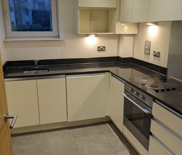 2 Bed Flat, Corn House, NW7 - Photo 4