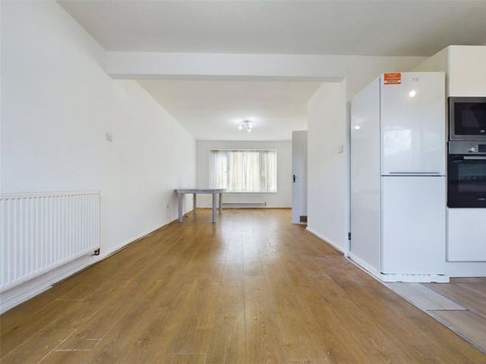 3 bedroom terraced house to rent - Photo 1