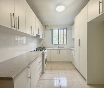 CONVENIENTLY LOCATED HOME - Photo 5