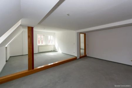 helle 2-Zimmer-DG-Wohnung inkl. EBK und Stellplatz in der Rothenburger Altstadt zu vermieten - Photo 2