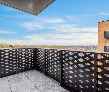 Apartment in the popular Hanwell Square development. - Photo 1