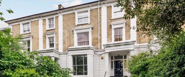 One bed located within minutes to Belsize Park Tube and Hampstead Heath - Photo 1