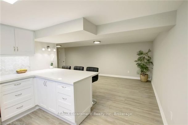 For Lease - 2093 Maplewood Drive Unit# LOWER, Burlington, Ontario - Photo 1