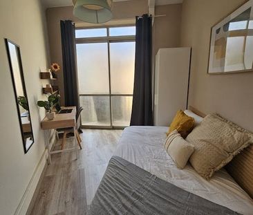 Avinguda Diagonal, Barcelona, Catalonia 08021 - Photo 4