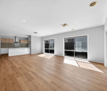 NORTH FACING FAMILY HOME - Photo 6