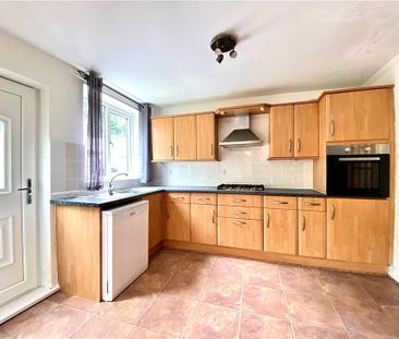 3 bedroom semi-detached house to rent - Photo 6