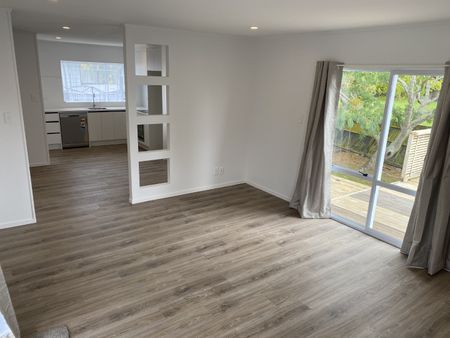 Weymouth - 3 Bedroom Home With Spacious Section - Photo 5