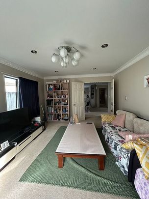 Spacious 4 Bedroom Family Home – Westlake Zone - Photo 1