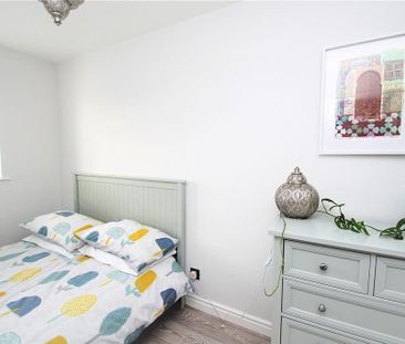 2 bedroom townhouse to rent - Photo 4