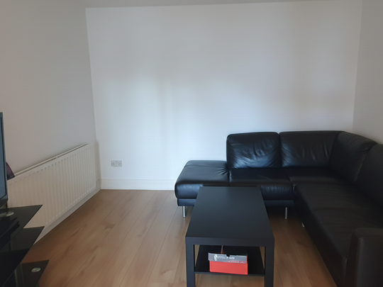 Knowsley Crescent Room 6 - Photo 1