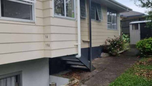 Sunny deck near Sunnyvale station - Photo 1