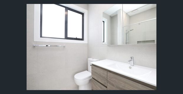 Modern 2 Bedroom Townhouse in Sought After Keilor East - Photo 1