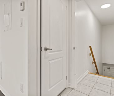 For Lease - 2441 Greenwich Drive Unit# 42, Oakville, Ontario - Photo 3