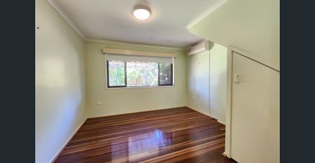 Privacy and Character in Mount Lofty! - Photo 2
