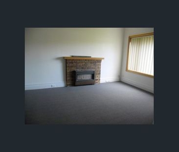 Handy Location - Photo 1