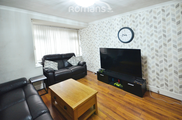 Chiltern Road, Burnham, SL1 - Photo 1