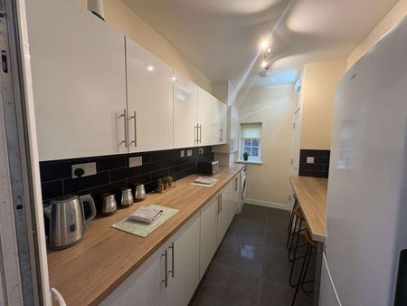 Oates Avenue Room 3 - Photo 3