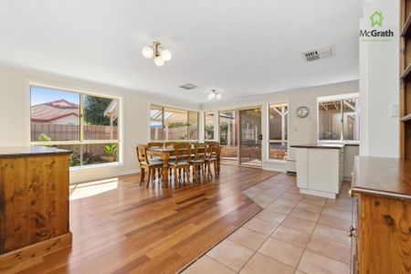 8 Timothy Court, Mitchell Park SA - Photo 2