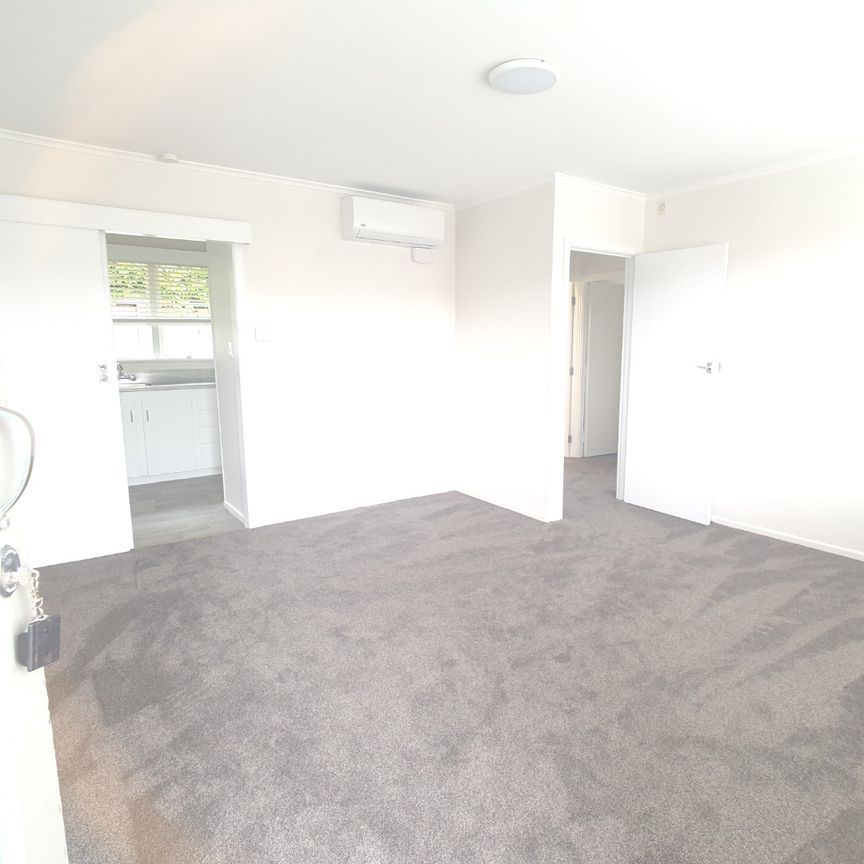 ONE TREE HILL Moana Avenue 2 bedroom unit - Photo 1