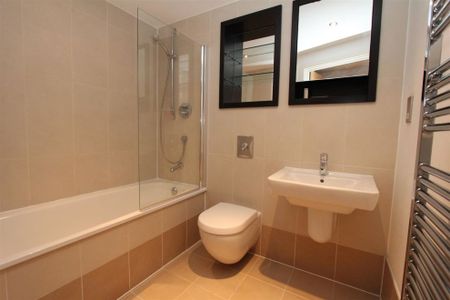 Clarence House, Leeds City Centre, LS10 1LH - Photo 3