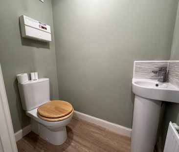 3 bedroom semi-detached house to rent - Photo 5