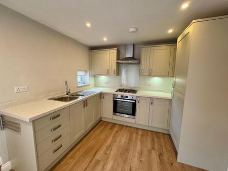 3 bedroom terraced house to rent - Photo 5