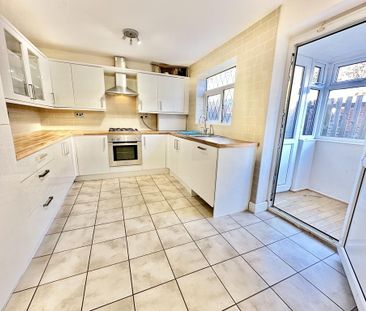 3 bedroom detached house to rent - Photo 6