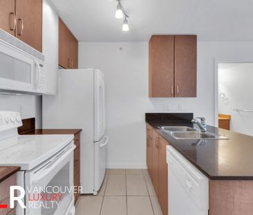 Condo in Downtown Vancouver, BC - Photo 2