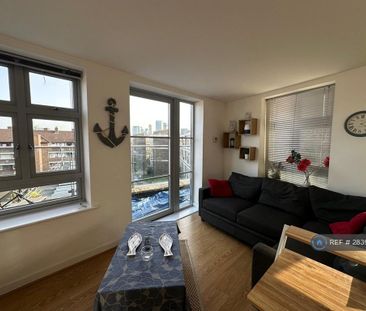 2 bedroom penthouse to rent - Photo 1