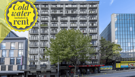 Live the City Life on Queen Street - Photo 2