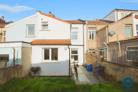 2 bedroom terraced house to rent - Photo 4