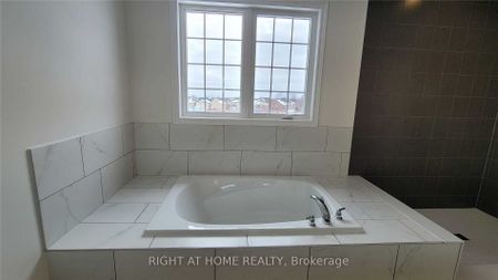 For Lease - 199 Miyako Court, Oshawa, Ontario - Photo 3