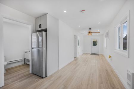 For Lease - 338 Old Mosley Street Unit# Unit 1, Wasaga Beach, Ontario - Photo 4