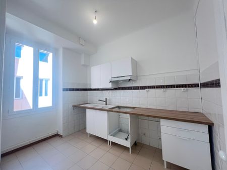 Location Appartement 3 pièces 87m² AJACCIO 20000 - Photo 4