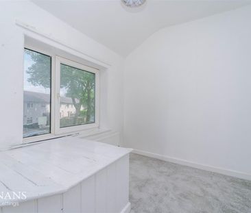 West Crescent, Accrington - Photo 4