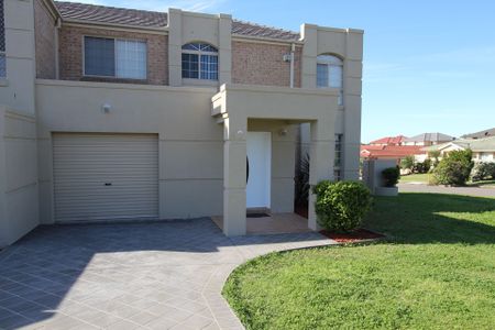 Located in Popular Estate - Photo 3