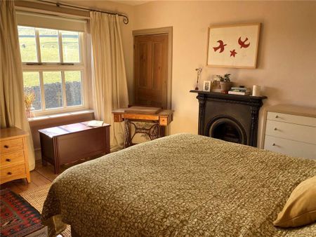 2 bedroom character property to rent - Photo 4