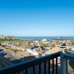 Beresford Gardens, Cliftonville, CT9 3AN, Margate - Photo 3