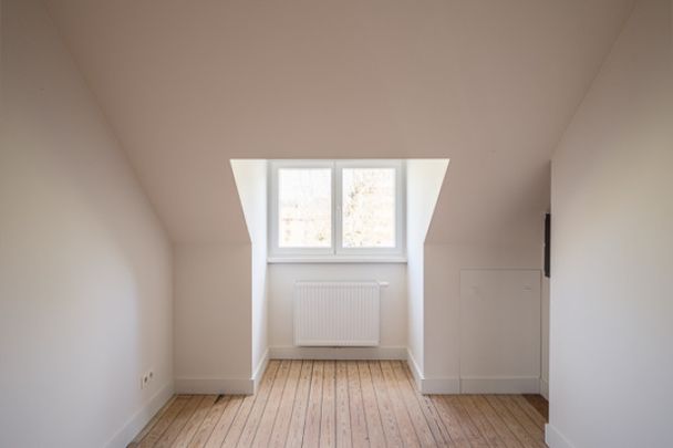 Totaal gerenoveerde luxe woonunit, op unieke ligging te Gent -Coupure met zicht op het water - Foto 1