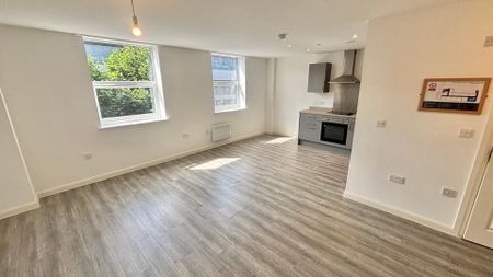 Michael Paul House, Taunton - Photo 3