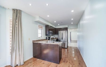 For Lease - 2 Oglevie Drive, Whitby, Ontario - Photo 2