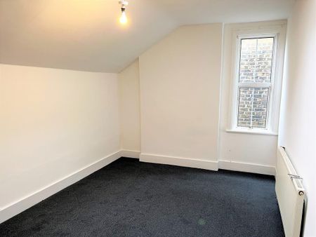 3 bedroom flat to rent - Photo 3