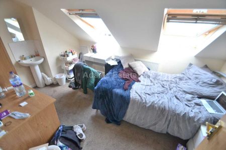 6 bedroom terraced house to rent - Photo 4