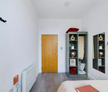 5 Bedroom House - Photo 6