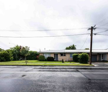 Must see 2 bedroom house, bigger than most. - Photo 6